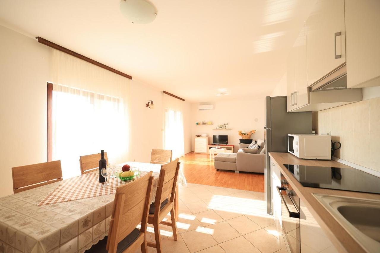 פטרצ'אנה Apartments Ana מראה חיצוני תמונה