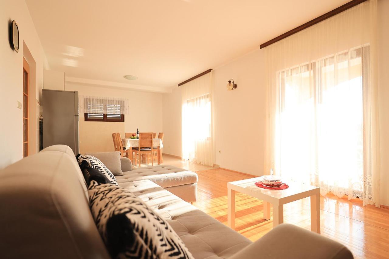 פטרצ'אנה Apartments Ana מראה חיצוני תמונה