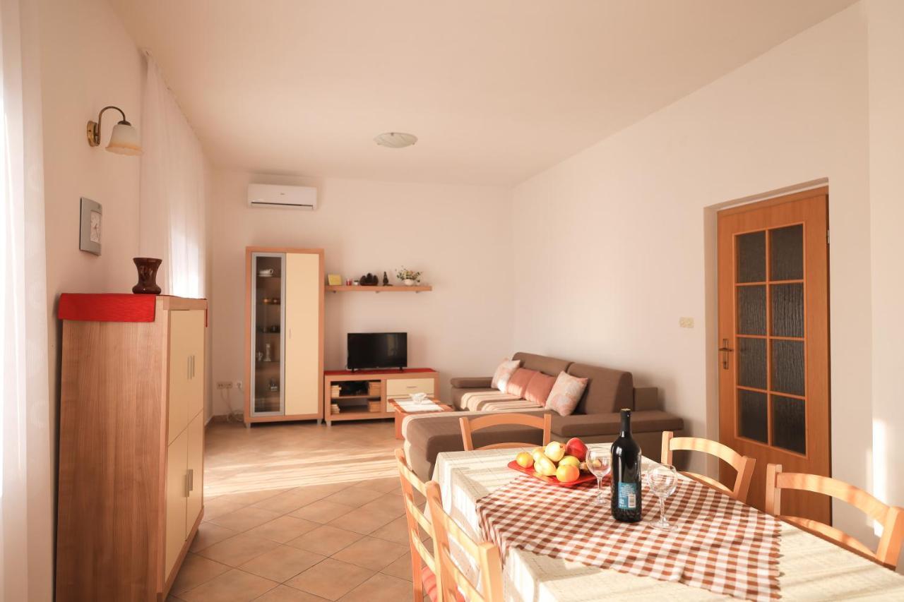 פטרצ'אנה Apartments Ana מראה חיצוני תמונה