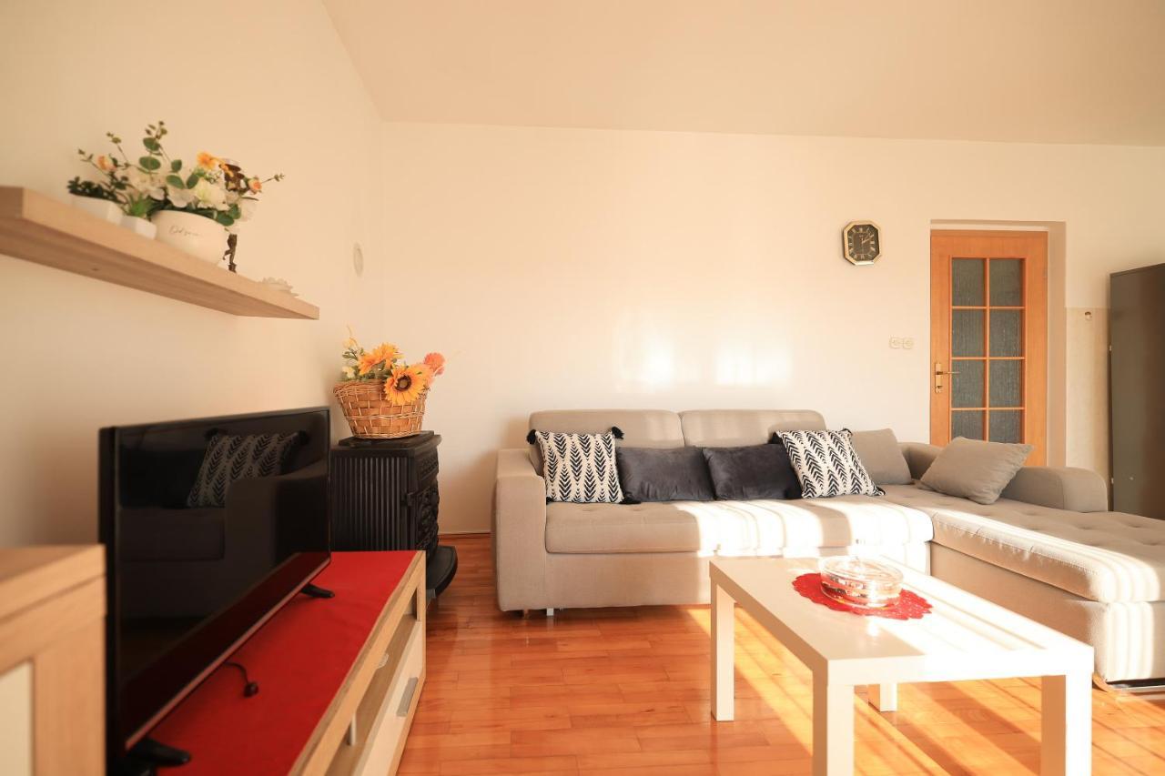 פטרצ'אנה Apartments Ana מראה חיצוני תמונה