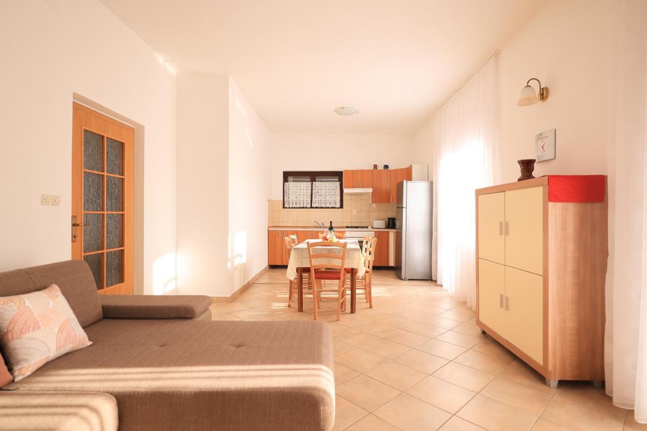 פטרצ'אנה Apartments Ana מראה חיצוני תמונה
